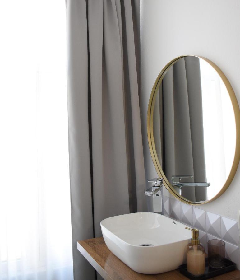 Feels Like Home Studio Apartments - FLH Albania Tirana Buitenkant foto